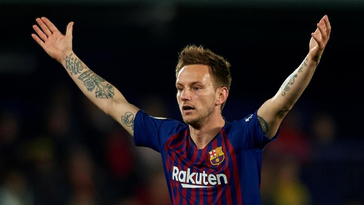 Gelandang Barcelona Ivan Rakitic membantah rumor transfer ke Inter Milan. (Foto: Manuel Queimadelos Alonso / Getty Images)