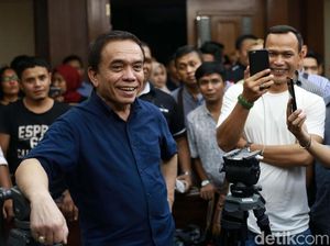 Irwandi Yusuf Berpolitik Lagi Usai Bebas Bersyarat, Masih Ketum PNA Irwandi Yusuf Berpolitik Lagi Usai Bebas Bersyarat, Masih Ketum PNA