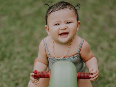 Gemas! 7 Potret Baby Sea, Putri Sharena Delon yang Jago Makan