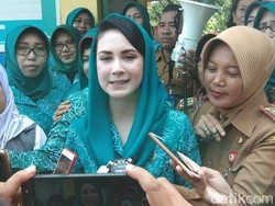 Arumi Ajak Emak-emak di Bojonegoro Manfaatkan Sampah