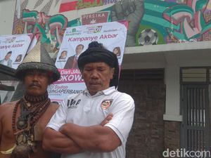 Cegah Massa Masuk Angin, Pawang Hujan Beraksi di Kampanye Jokowi