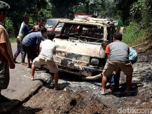 Mobil Terbakar di Sukabumi, Sopir Berhasil Selamat