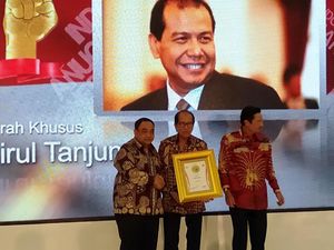 Dinilai Majukan Indonesia, CT Diganjar Penghargaan Tokoh Pers Visioner