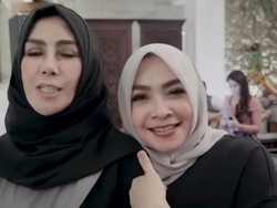 Diisukan Tak Akur, Mama Amy Datang ke Pesta Ultah Rieta Amalia