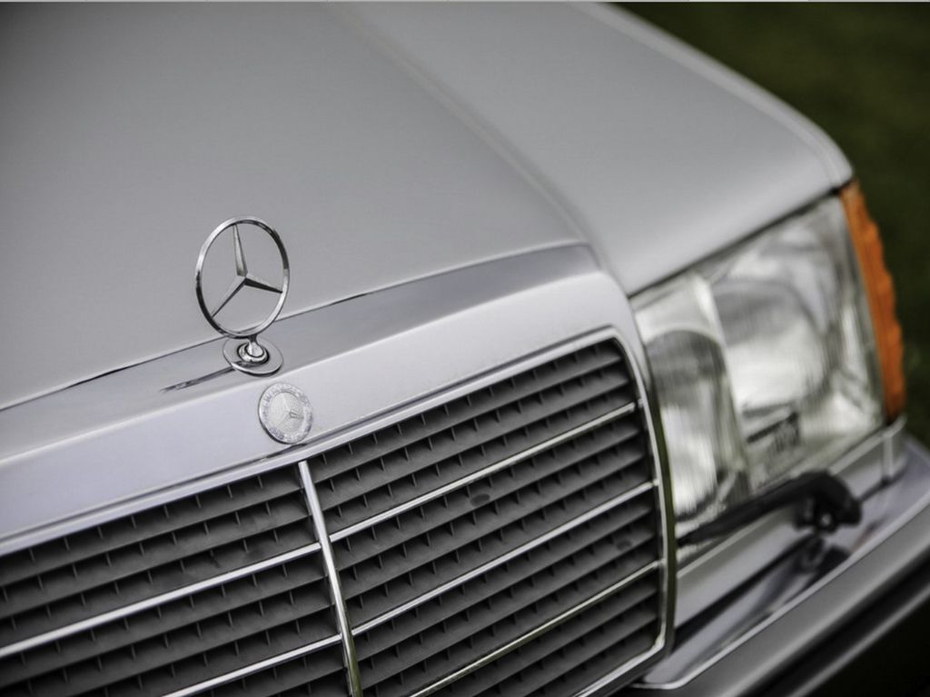 Mr Bean Jual Mobil Klasiknya Lagi, Mercedes 500E Mr Bean Jual Mobil Klasiknya Lagi, Mercedes 500E