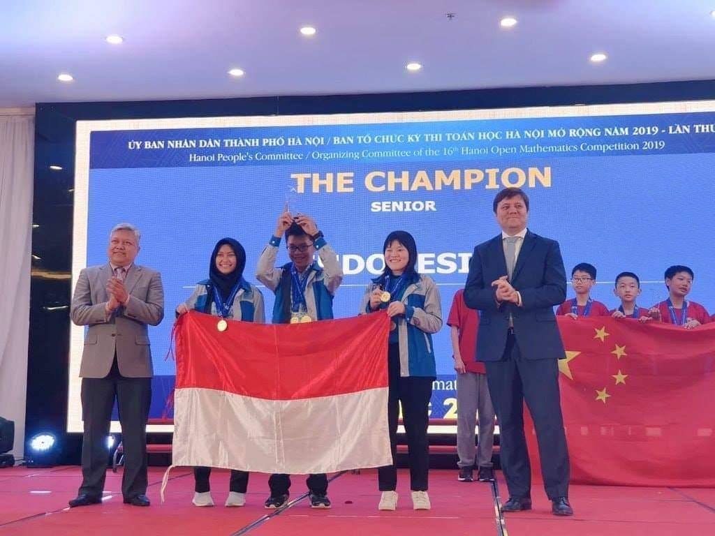 Hebat! Pelajar Indonesia Sabet 8 Medali Kompetisi Matematika di Vietnam