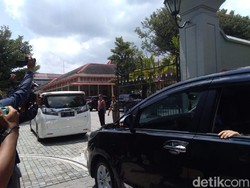 Sebelum Kampanye, Prabowo Temui Sultan HB X di Kepatihan Yogya