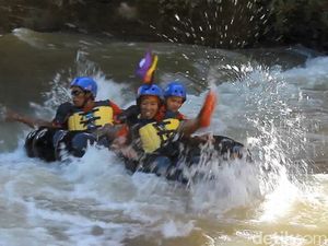 Seru! Adu Cepat River Tubing di Wonosobo