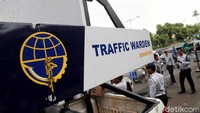 Viral Ojol di Jaktim Mohon-mohon Saat Motornya Diangkut, Dishub Buka Suara