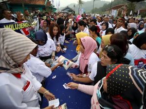 Bazar Murah Diserbu Warga Bandung