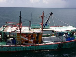 Tim KKP Tangkap Kapal Ikan Berbendera Malaysia yang Masuk Wilayah RI