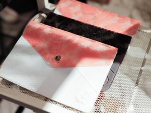 Foto: Inspirasi Souvenir Pernikahan Tas Kecil yang Lagi Tren Foto: Inspirasi Souvenir Pernikahan Tas Kecil yang Lagi Tren