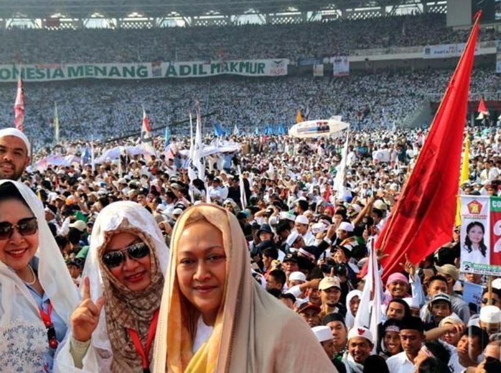 Kehadiran Tiga Putri Pak Harto Sempurnakan Kampanye Akbar Prabowo-Sandi Kehadiran Tiga Putri Pak Harto Sempurnakan Kampanye Akbar Prabowo-Sandi