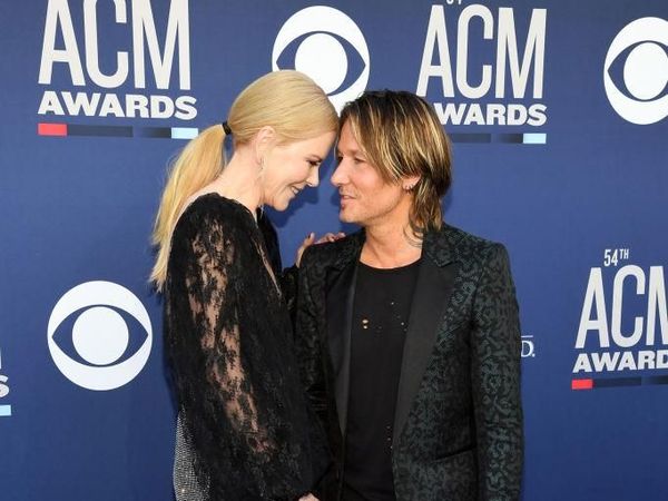 Foto: Nicole Kidman Seksi saat Pamer Mesra Bareng Suami di Karpet Merah