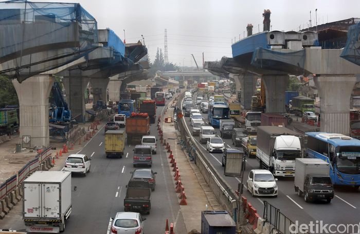Mudik Pertama Bareng Keluarga, Pakai Kendaraan Umum Atau Pribadi?
