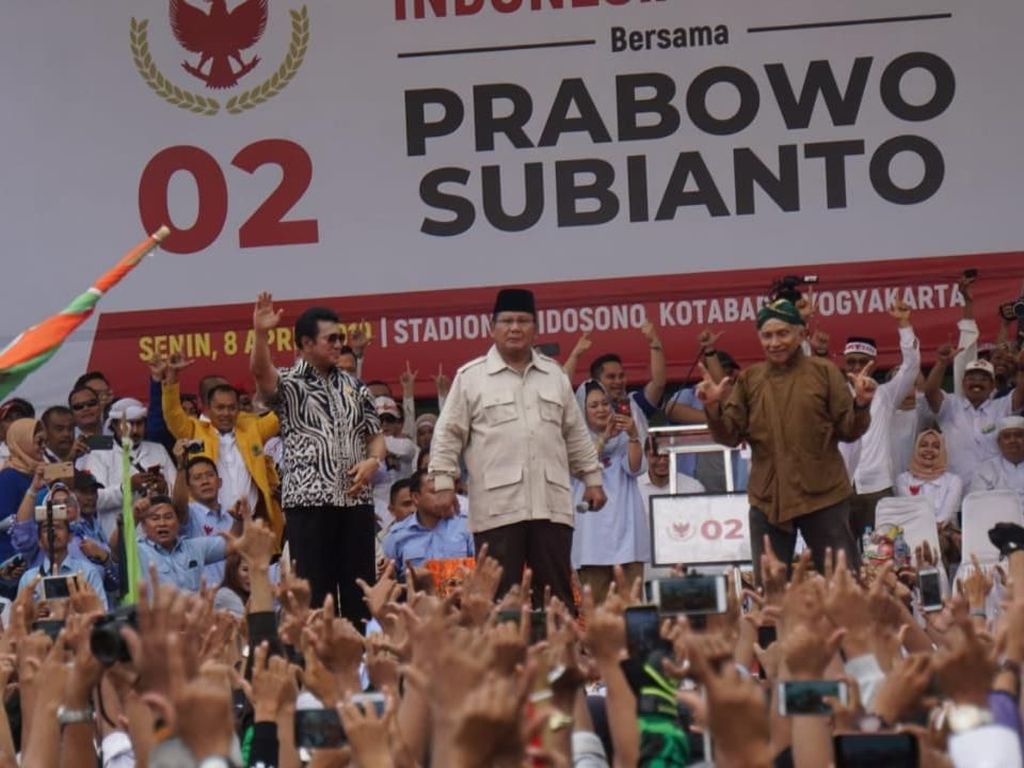 Prabowo Gebrak Meja saat Kampanye, Netizen Ingat Arya Wiguna
