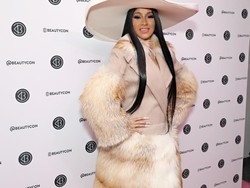 Usianya Baru 10 Bulan, Bayi Cardi B Pakai Gelang Rp 1,1 Miliar
