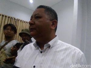 Bonek Tak Bertiket Diimbau Tak ke Stadion, Nonton Final di TV Saja