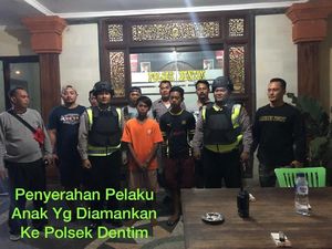 Polisi Ciduk 2 Bocah yang Jarah Duit Sesajen Upacara Melasti di Bali Polisi Ciduk 2 Bocah yang Jarah Duit Sesajen Upacara Melasti di Bali