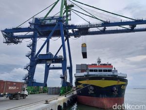 Makassar New Port Resmi Beroperasi Penuh Makassar New Port Resmi Beroperasi Penuh