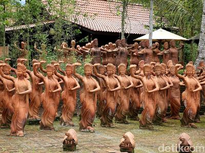 Foto: Bukan Desa Penari, Ini Taman 1.000 Patung Penari