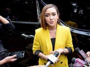 Ditawar Kencan Kok Bangga, Ledekan Cita Citata ke Olivia Noor Ditawar Kencan Kok Bangga, Ledekan Cita Citata ke Olivia Noor