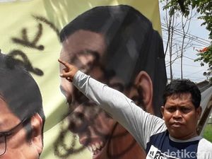 Sejumlah Baliho Jokowi di Brebes Ditulisi PKI dan Banci