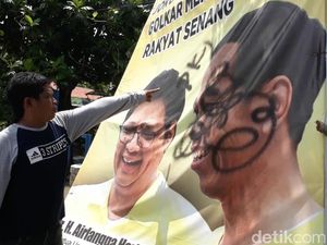 Baliho Jokowi di Jateng Dicoret PKI dan Banci, TKN: Tindakan Pengecut!