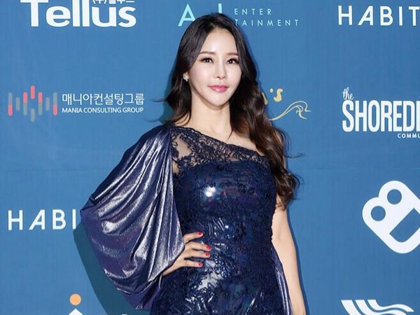 Foto: Penyanyi Seksi Korea yang Biayai Hidup Suami 17 Tahun Lebih Muda