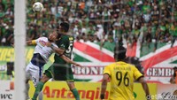 Pada babak pertama pertandingan leg I final Piala Presiden 2019 di Gelora Bung Tomo, Selasa (9/4/2019), skornya masih sama kuat 1-1.