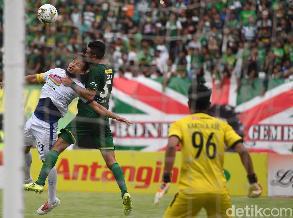 Babak I Arema Vs Persebaya: Singo Edan Unggul 1-0 Babak I Arema Vs Persebaya: Singo Edan Unggul 1-0