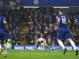 Hasil Liga Inggris: Hazard Bawa Chelsea Atasi West Ham dan Rebut Posisi Tiga Hasil Liga Inggris: Hazard Bawa Chelsea Atasi West Ham dan Rebut Posisi Tiga