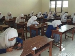 Melongok USBN Pakai HP Android di SMK Muhammadiyah Magelang