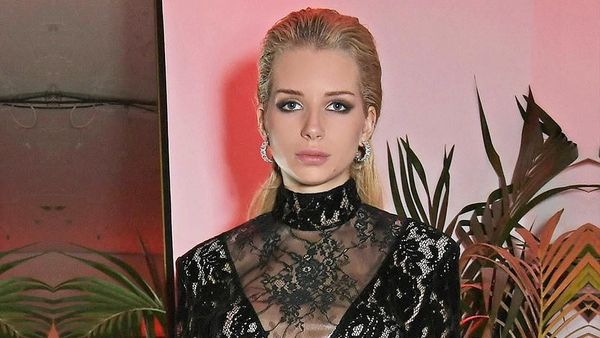Cantiknya Lottie Moss, Adik Kate Moss yang Jadi Sensasi Karena Foto Topless