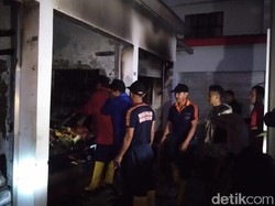 Kebakaran Melanda Pasar Manis Purwokerto