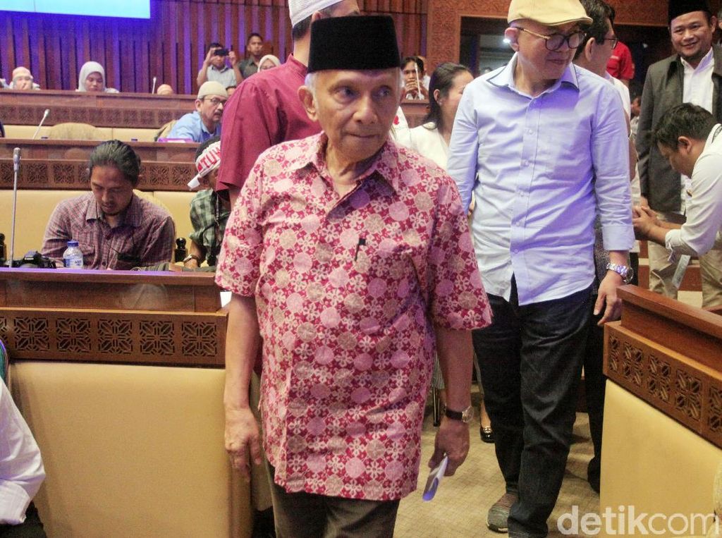 PAN: Pemanggilan Amien Rais Jadi Saksi Eggi Sarat Politik! PAN: Pemanggilan Amien Rais Jadi Saksi Eggi Sarat Politik!