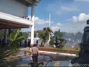 Demo Tolak Usaha Tambang di Aceh Rusuh, Polisi Tembak Gas Air Mata