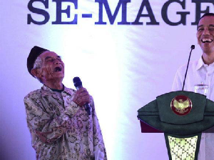 Jokowi Akrab dan Merakyat