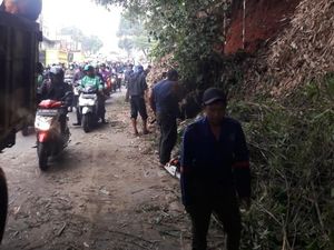 Sempat Tertutup Longsor, Lalin Sawangan Depok Arah Jakarta Padat