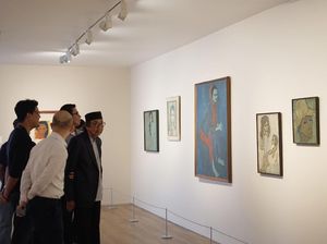 Jeihan Sukmantoro dan Lukisan 7 Presiden Indonesia Jeihan Sukmantoro dan Lukisan 7 Presiden Indonesia