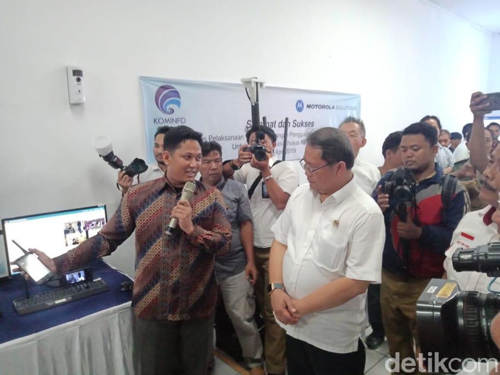 Menkominfo Uji Frekuensi Khusus Kebencanaan di Pangandaran Menkominfo Uji Frekuensi Khusus Kebencanaan di Pangandaran