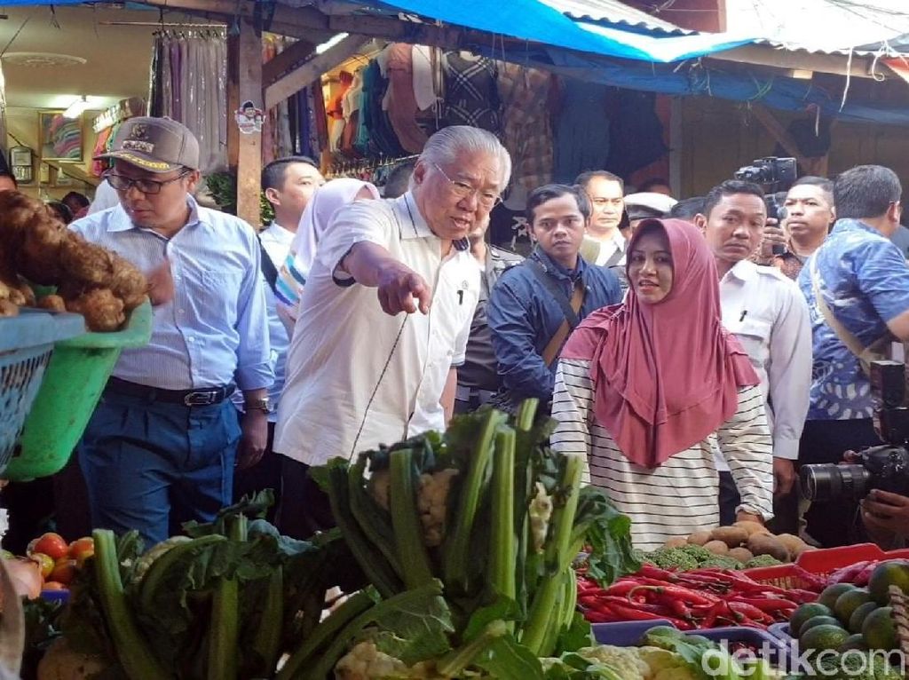 Sidak ke Pasar Sukabumi, Mendag Enggar: Harga Beras Stabil Sidak ke Pasar Sukabumi, Mendag Enggar: Harga Beras Stabil