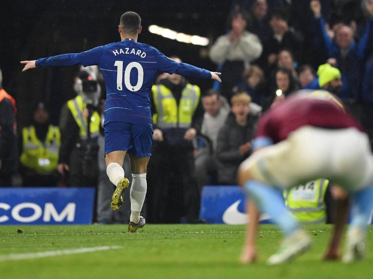 Eden Hazard tampil spesial dan menbuat catatan istimewa saat Chelsea menang atas West Ham United (Reuters/Tony OBrien)