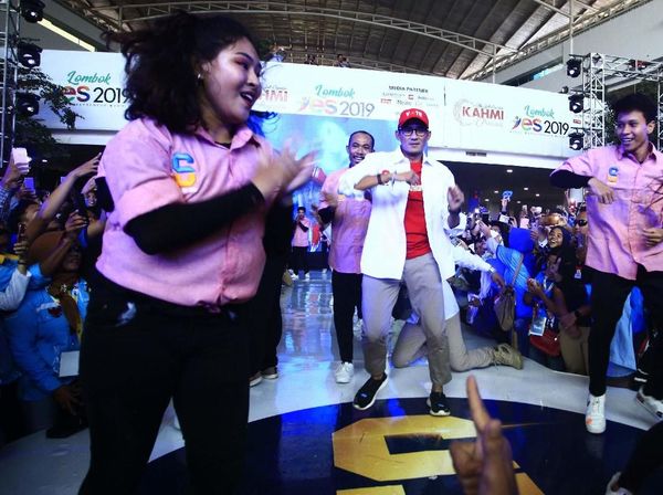 Sandiaga Nge-Dance di Acara Lombok YES 2019