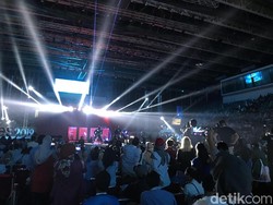 Meriahnya Tarian Budaya dan Laser Kreatif di Jakarta YES 2019