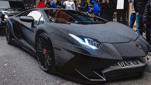 Lamborghini Bertabur 2 Juta Kristal Swarovski