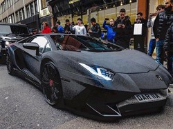 Anak Sultan! 2 Juta Kristal Swarovski Ditabur di Lamborghini