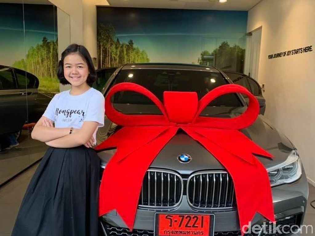 Sukses Jadi Make Up Artist, Bocah 12 Tahun Beli BMW Sukses Jadi Make Up Artist, Bocah 12 Tahun Beli BMW