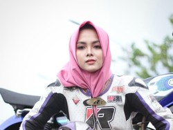 Kintaan Mary, Pembalap Motor Matic Berhijab dari Bandung