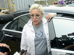 Didukung Hadapi Kriss Hatta, Hilda Terima Kasih pada Nikita Mirzani